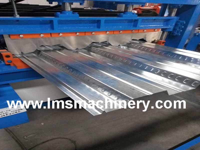 roof machine