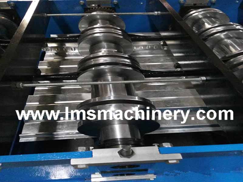 roof machine